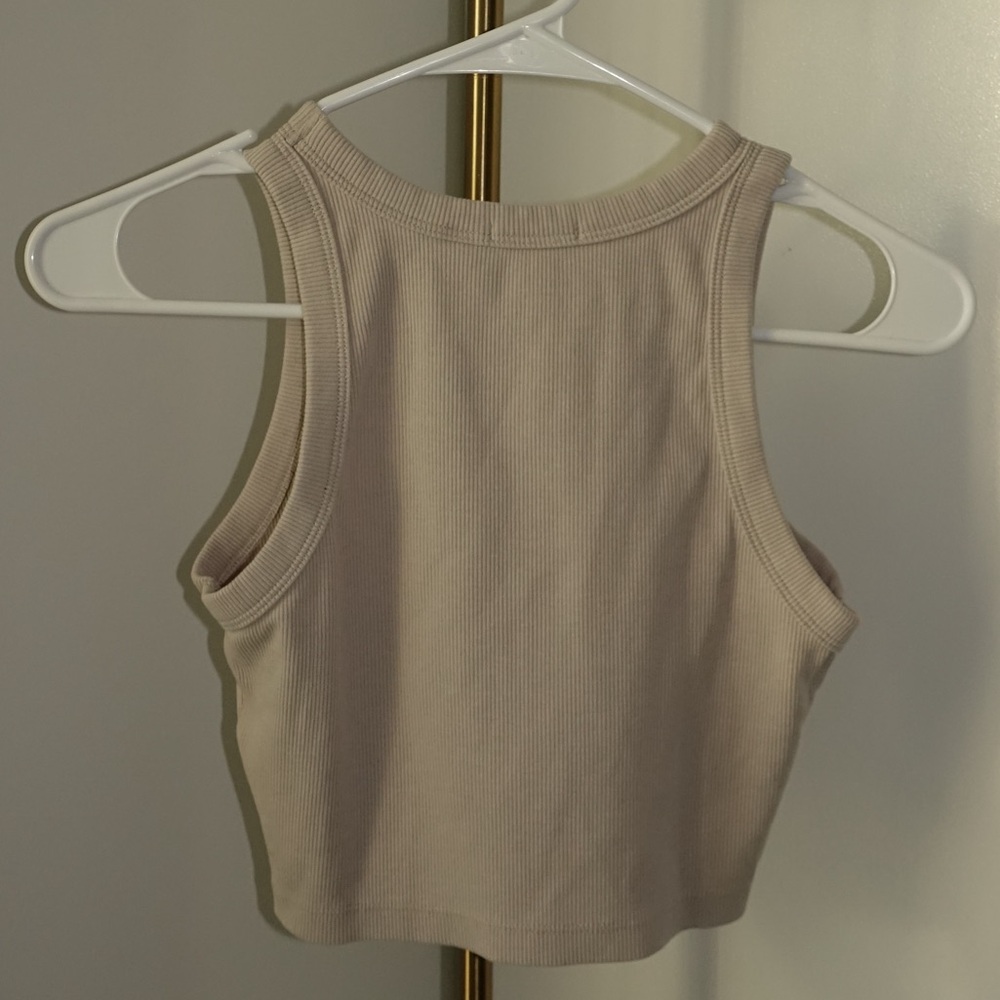 GU - Ribbed Cropped Tank Top - Picture 4 of 5